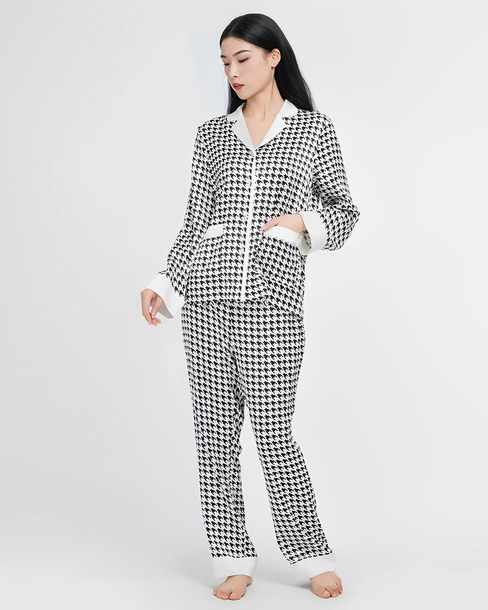 Long-sleeved and long-pants pajamas in plaid - SusanSilk